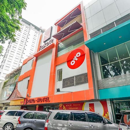 Oyo 277 Rukotel Near Rsu Adi Husada Undaan Kota Surabaya Ngoại thất bức ảnh