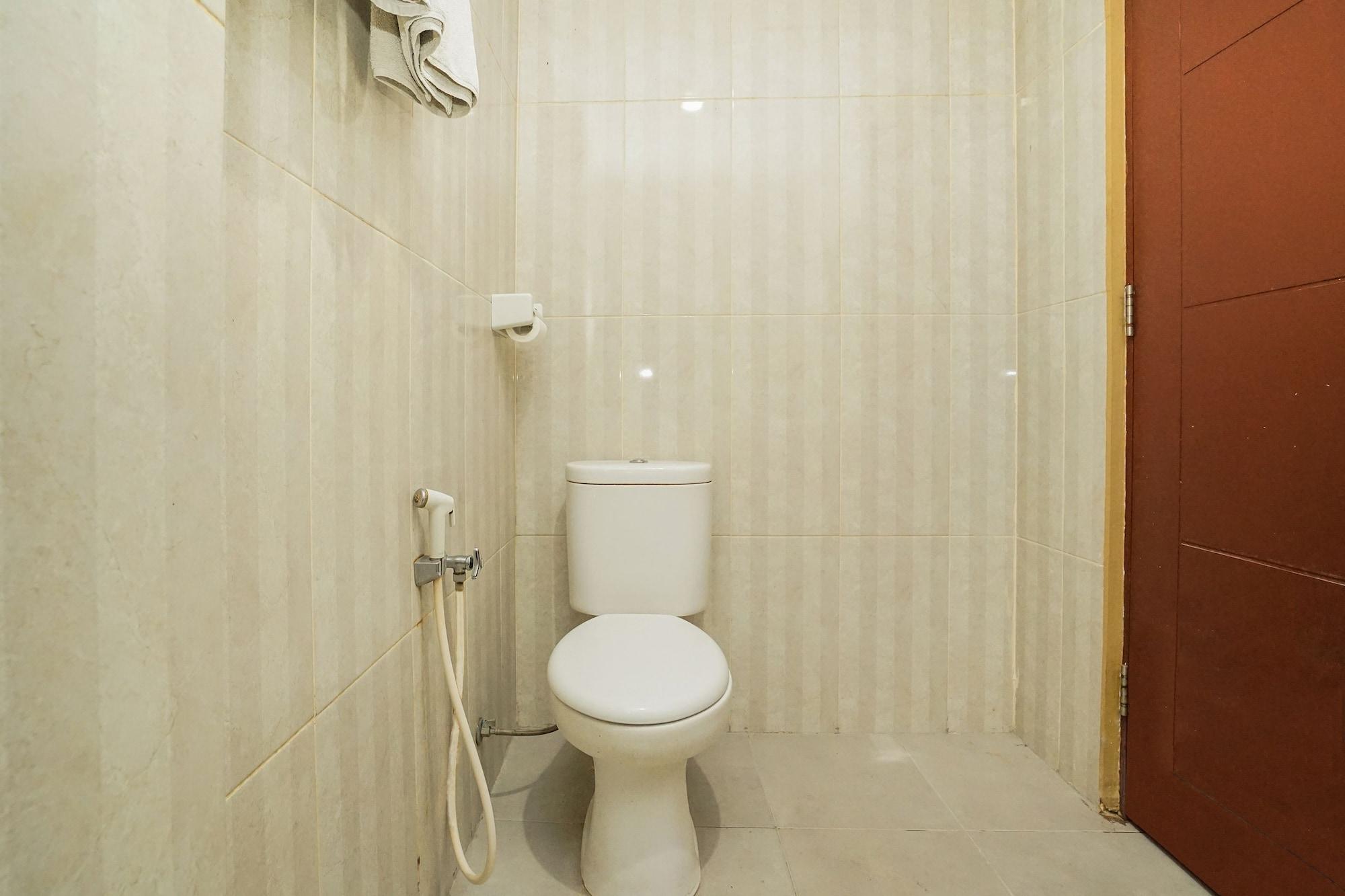 Oyo 277 Rukotel Near Rsu Adi Husada Undaan Kota Surabaya Ngoại thất bức ảnh