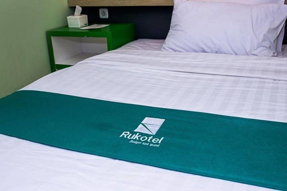 Oyo 277 Rukotel Near Rsu Adi Husada Undaan Kota Surabaya Ngoại thất bức ảnh