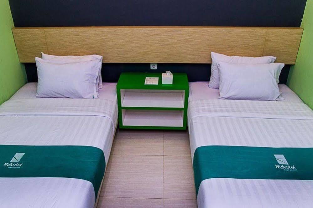 Oyo 277 Rukotel Near Rsu Adi Husada Undaan Kota Surabaya Ngoại thất bức ảnh