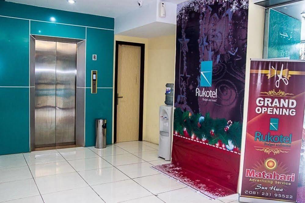 Oyo 277 Rukotel Near Rsu Adi Husada Undaan Kota Surabaya Ngoại thất bức ảnh