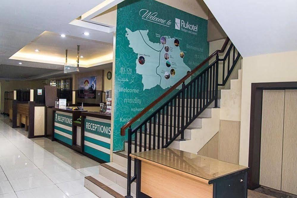 Oyo 277 Rukotel Near Rsu Adi Husada Undaan Kota Surabaya Ngoại thất bức ảnh